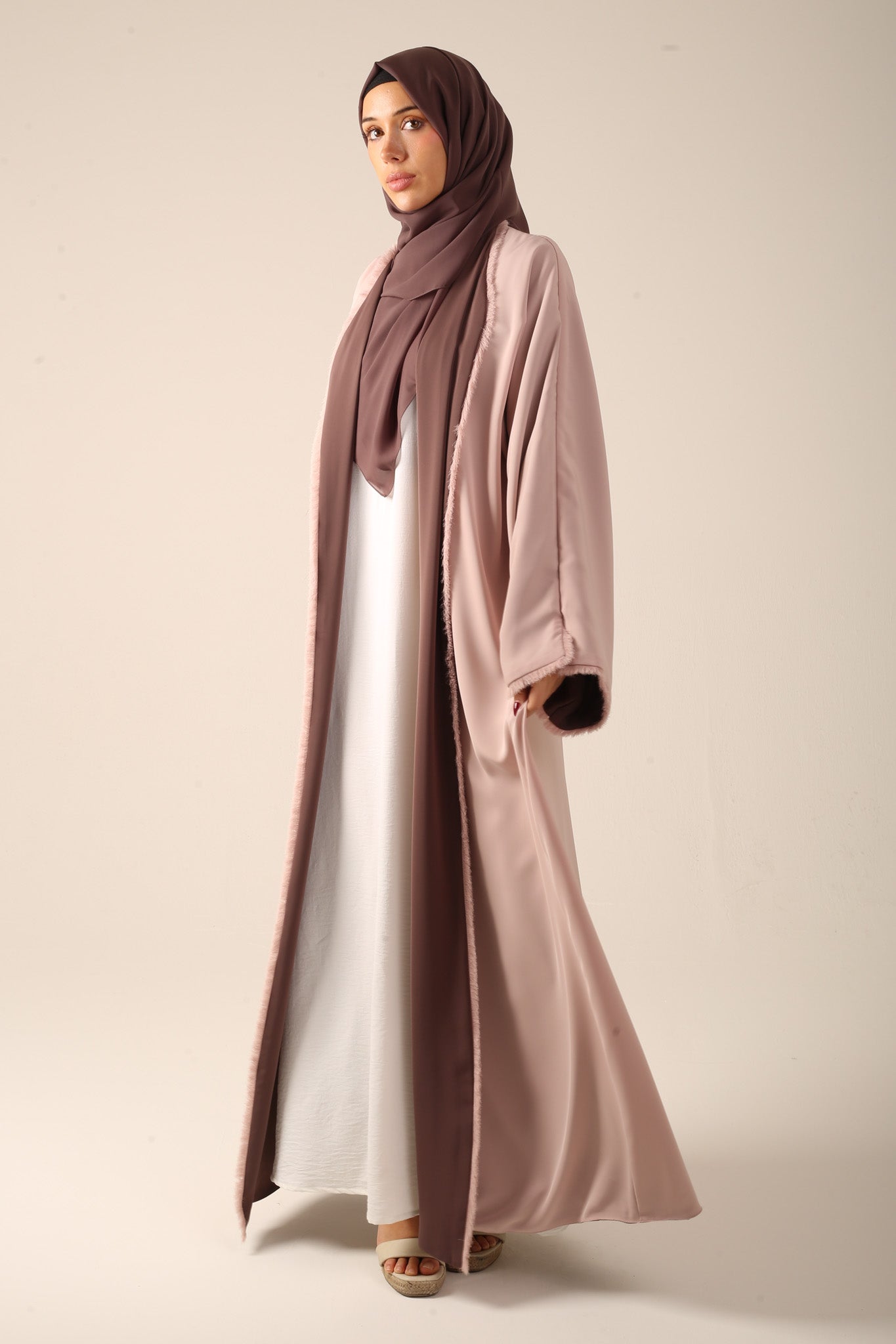 Frayed Elegance Reversible Abaya - Mocha