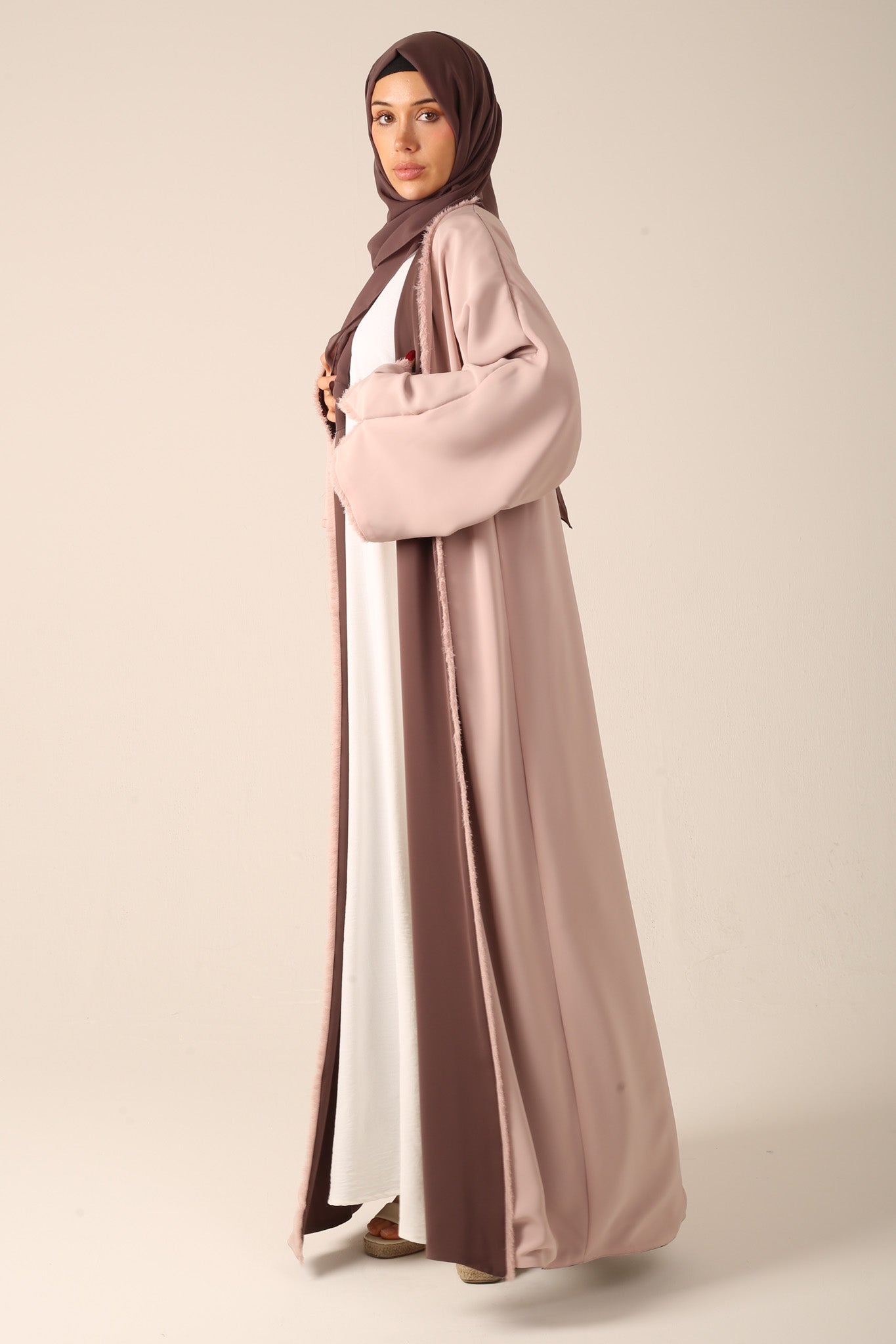 Frayed Elegance Reversible Abaya - Mocha