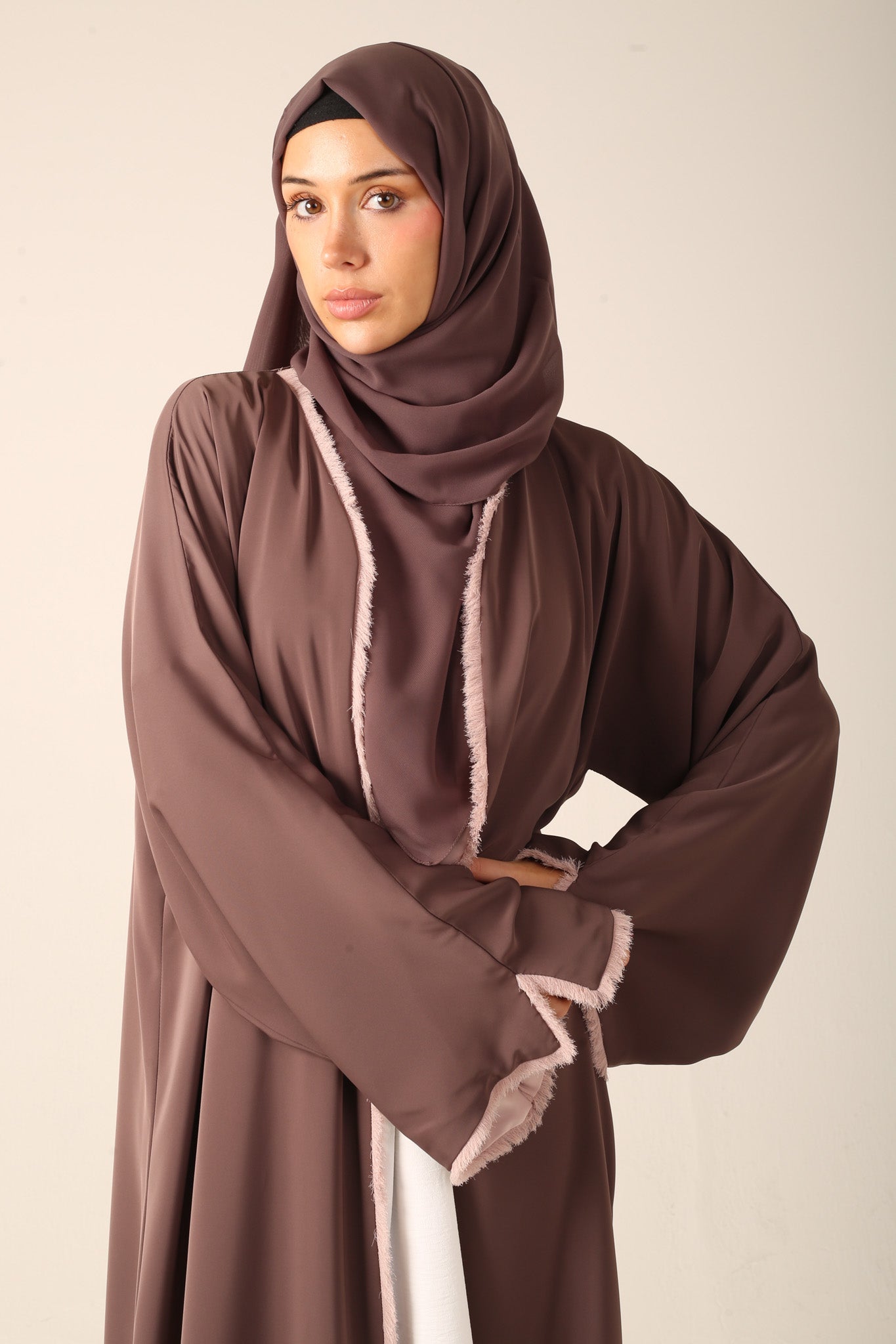 Frayed Elegance Reversible Abaya - Mocha