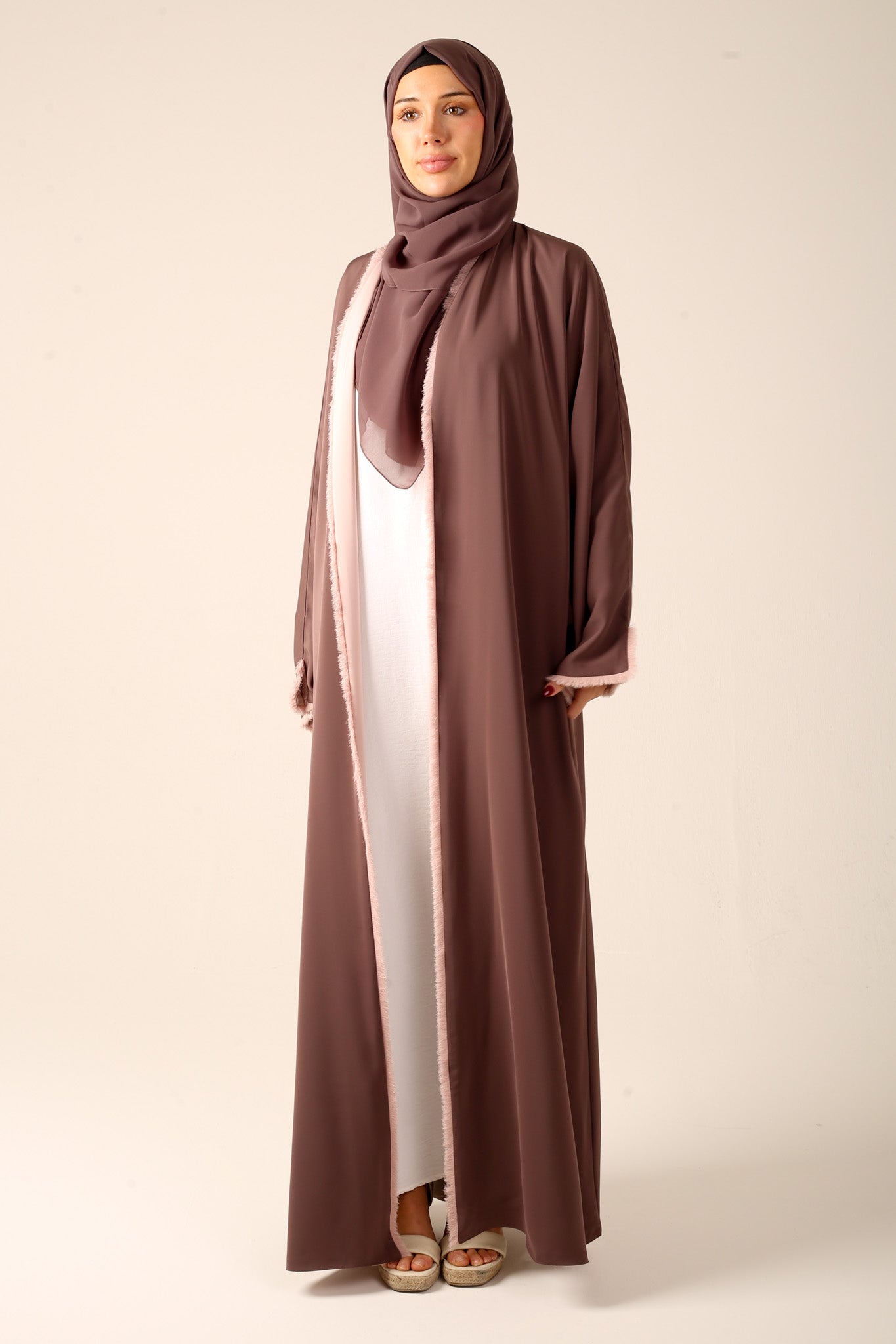 Frayed Elegance Reversible Abaya - Mocha