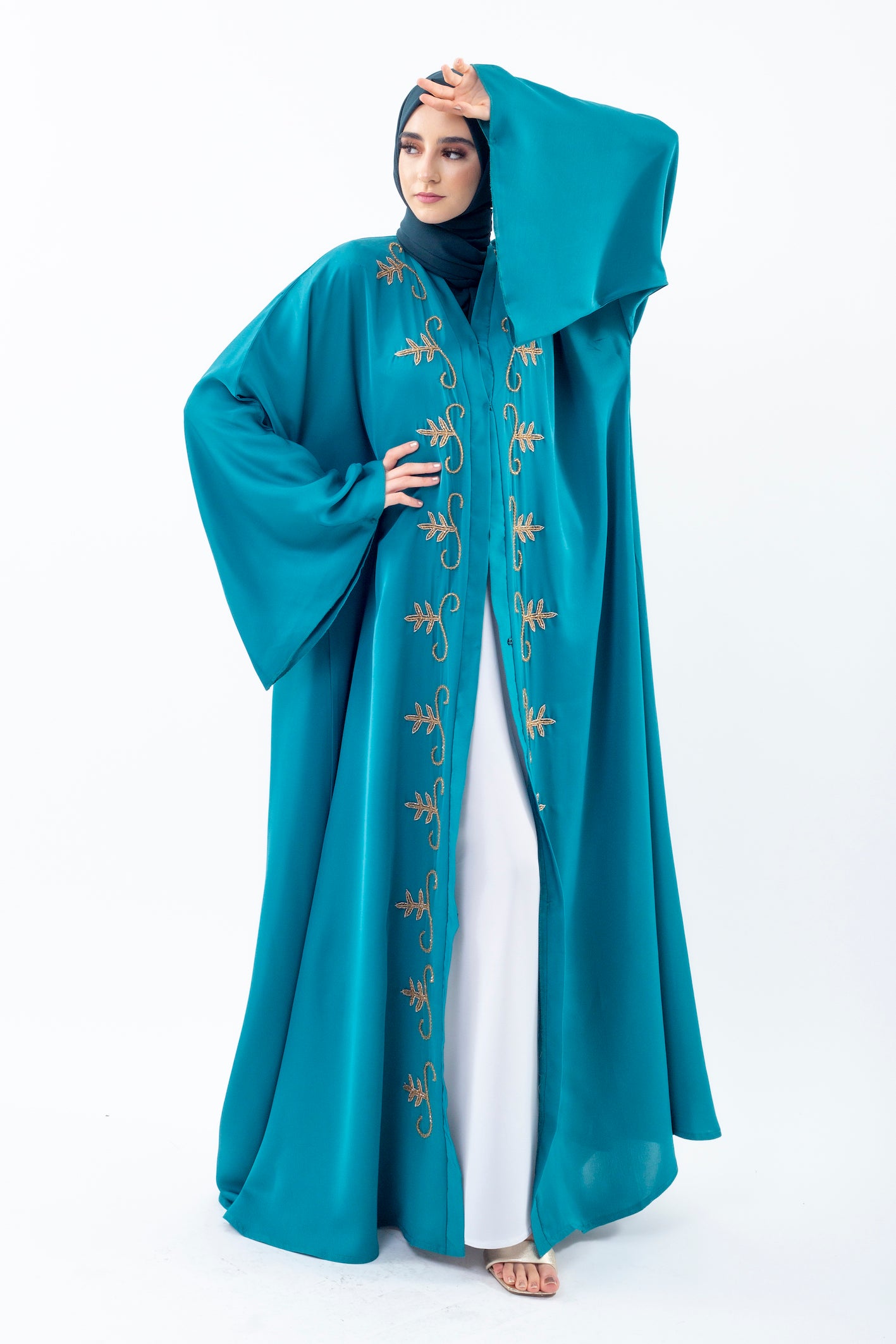The Open Abaya: A Timeless Elegance and Modesty Unveiled